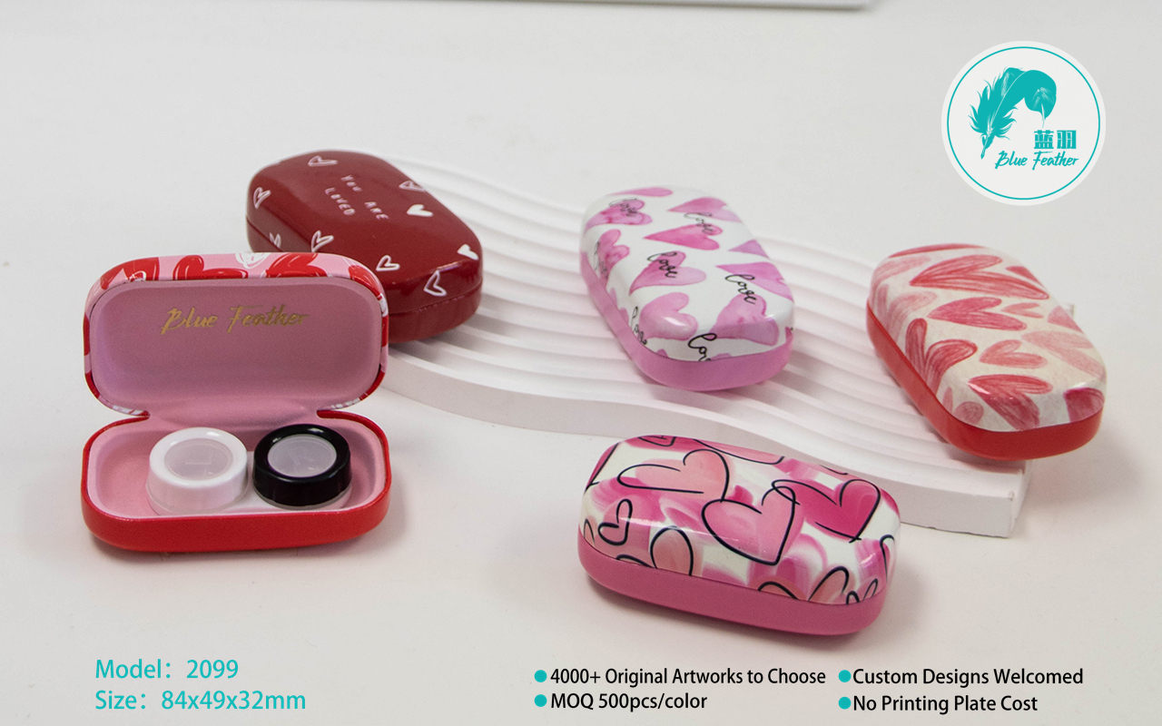 Cute Heart Themed Hard Shell Contact Lens Case for Women and Girls